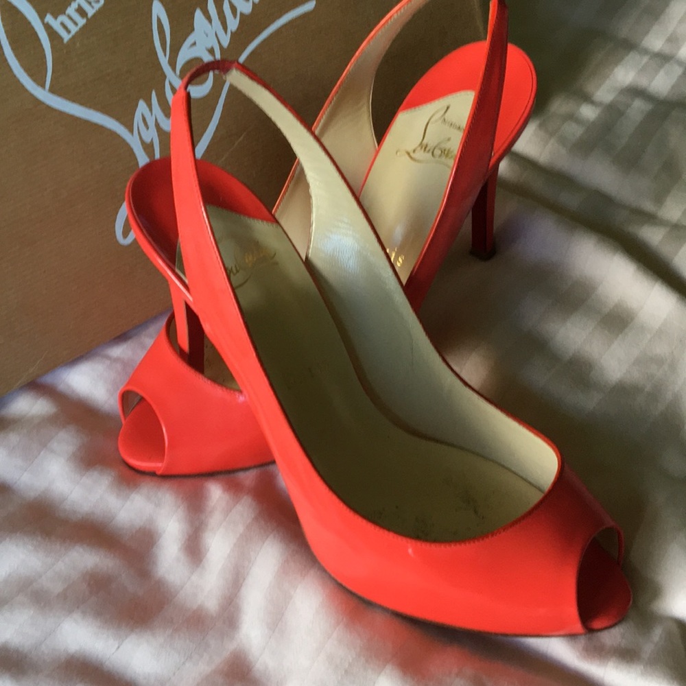 Peach salmon Louboutin slingback heels 37.5